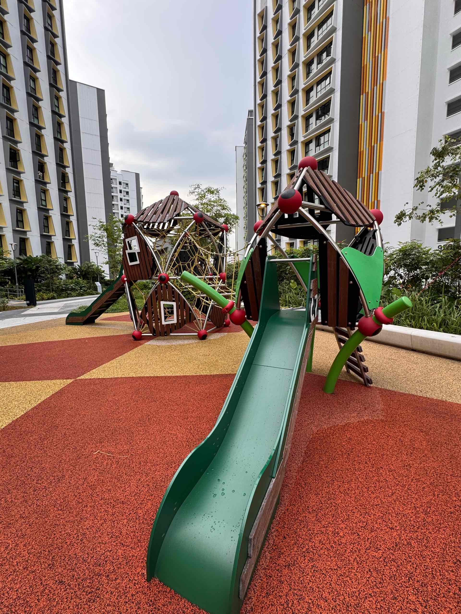 Tampines GreenGem 952 Roof Garden Playground Level 5 - Photo 4