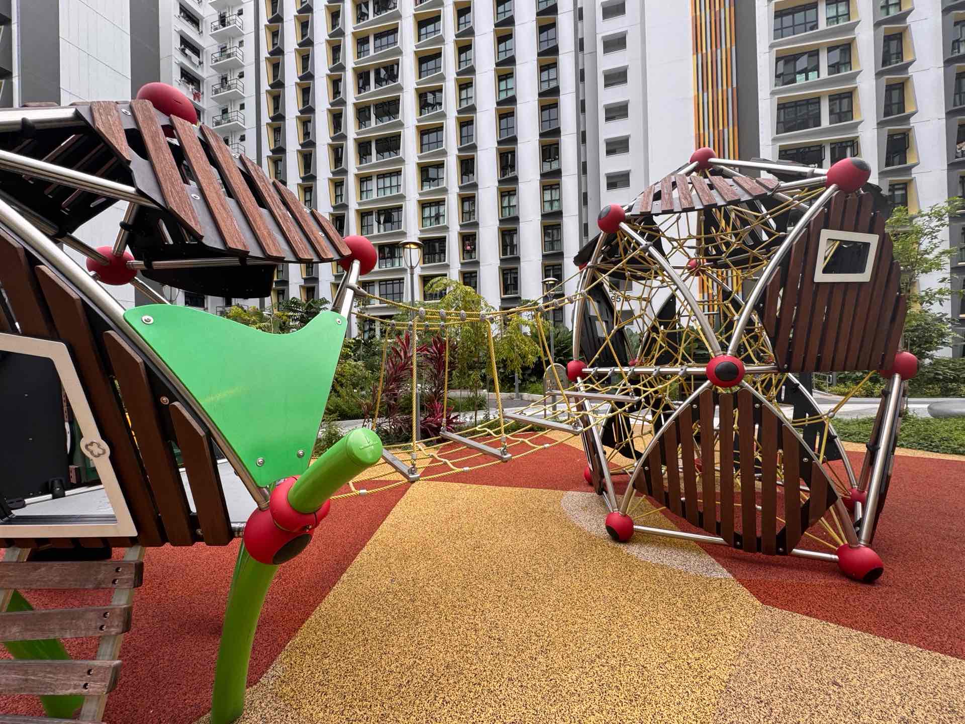 Tampines GreenGem 952 Roof Garden Playground Level 5 - Photo 3