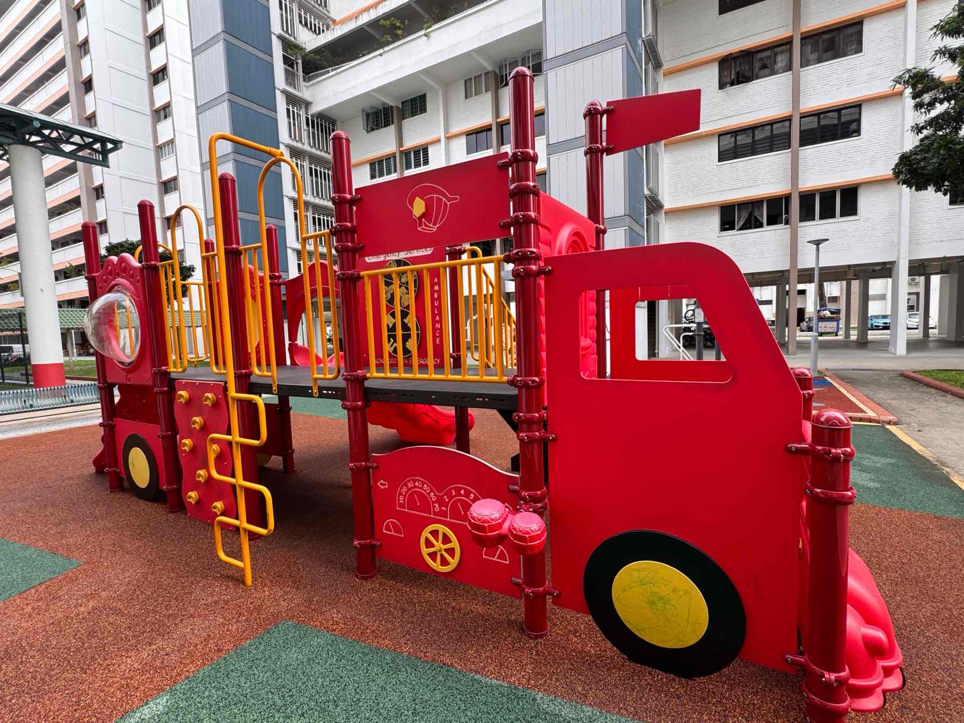 Firetruck Playground @ 812 Tampines Avenue 4
