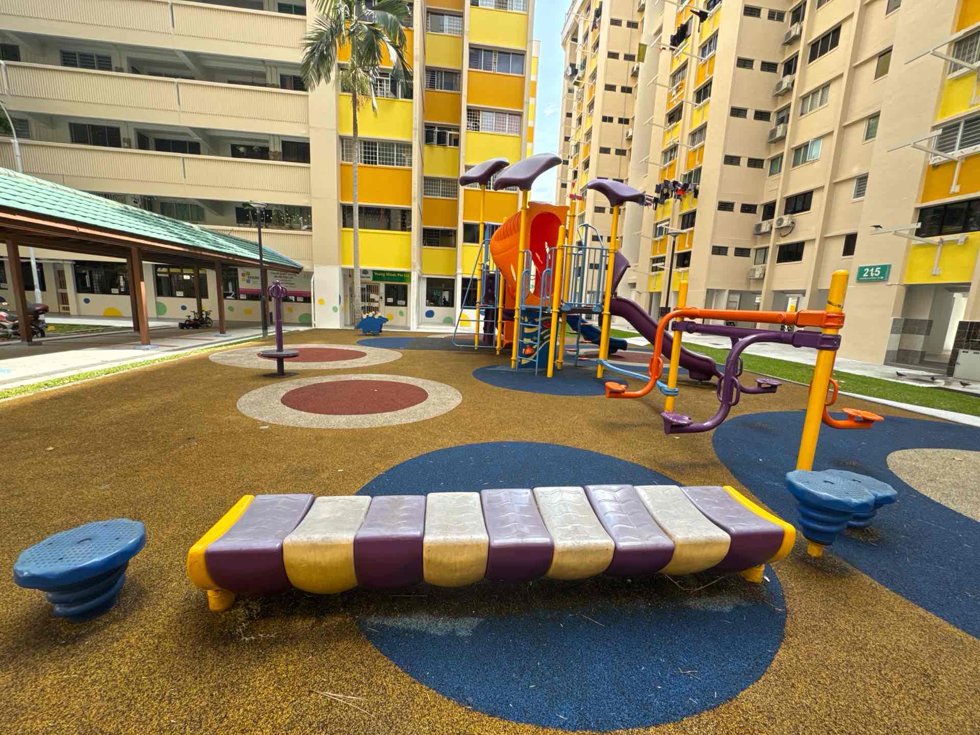 215 Tampines Street 23 Playground - Photo 2
