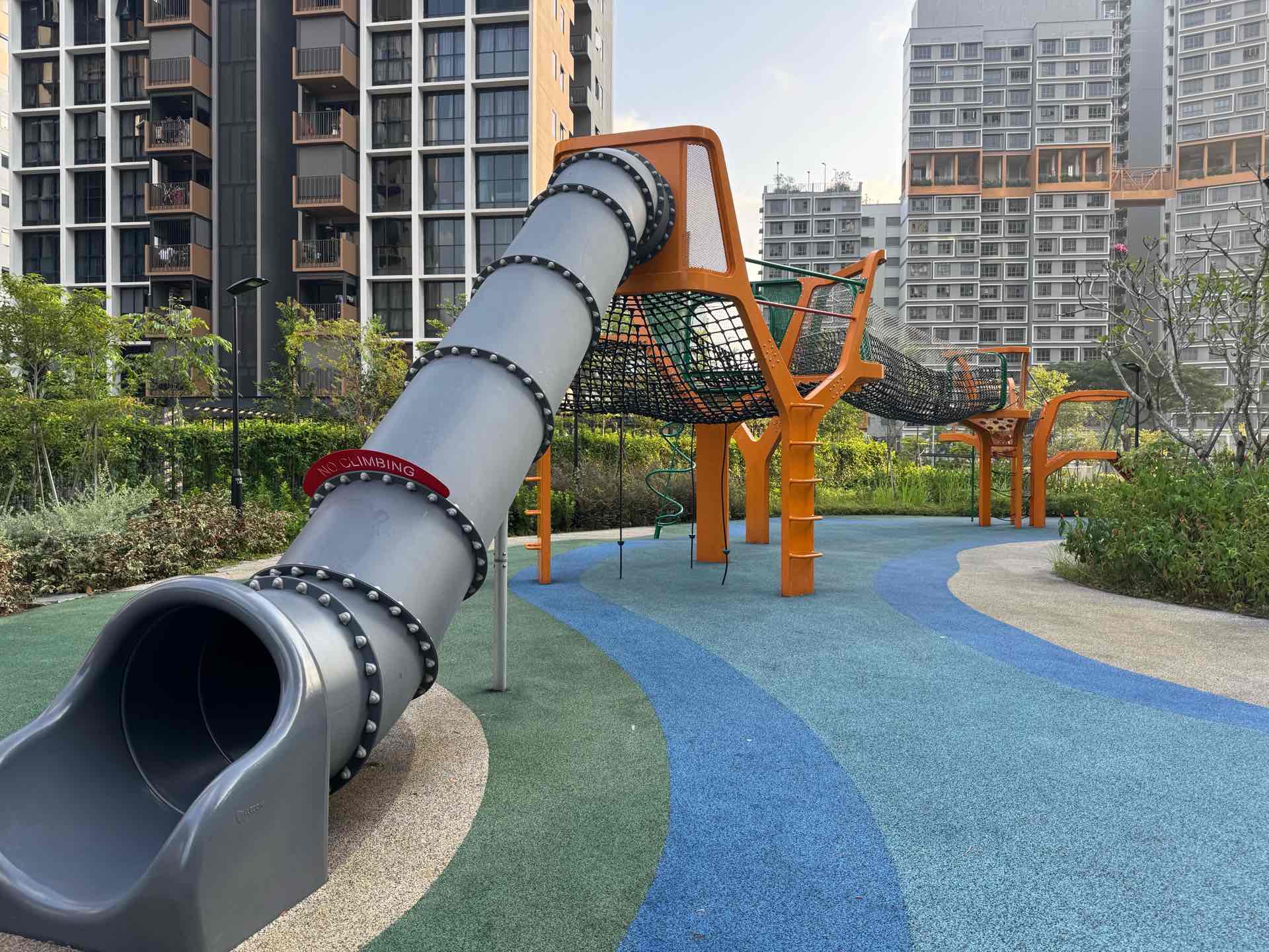 31 Fernvale Lane, Parc Greenwich Playground - Photo 2
