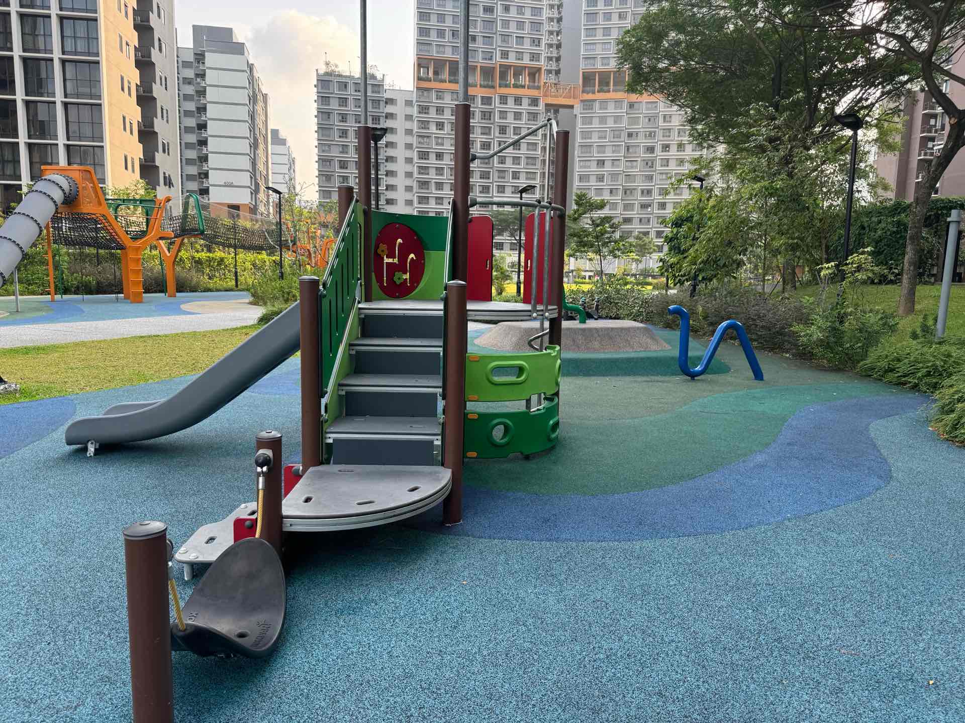 31 Fernvale Lane, Parc Greenwich Playground 2 - Photo 5