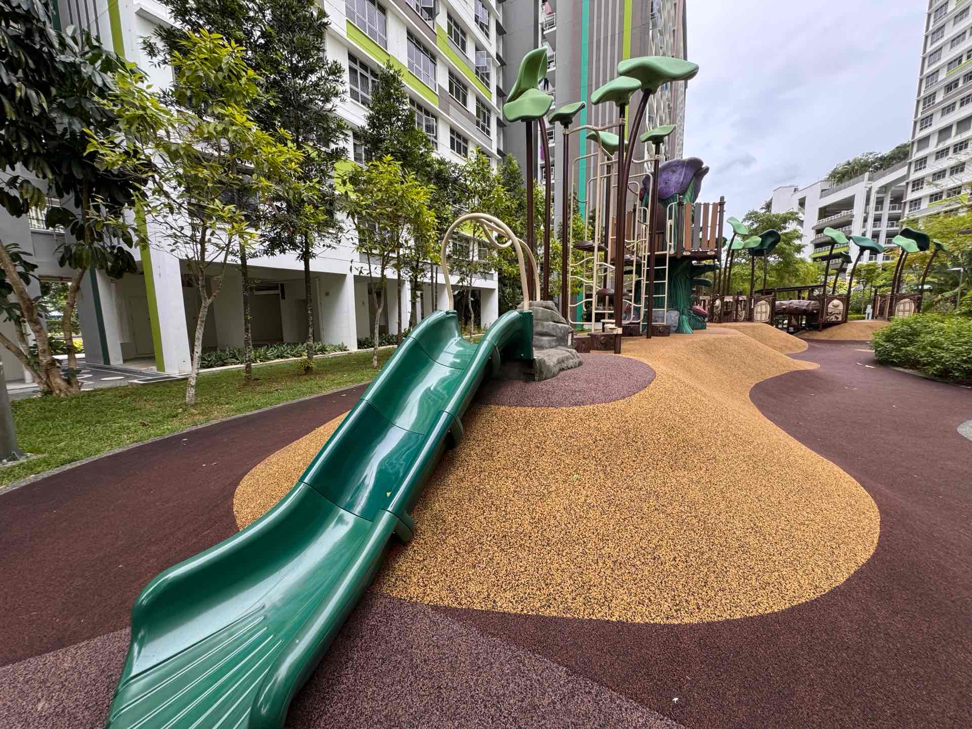 Tampines GreenView 612A Playground - Photo 2