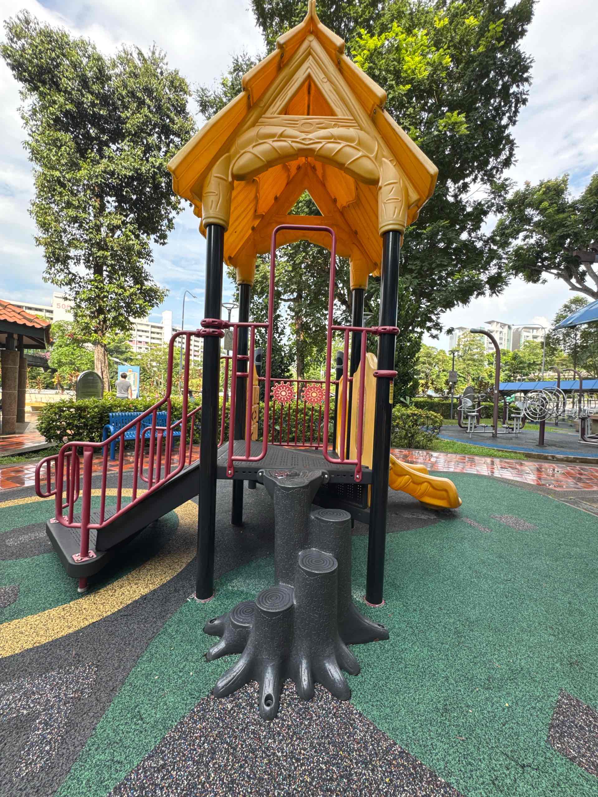433 Clementi Avenue 3 Playground - Photo 2