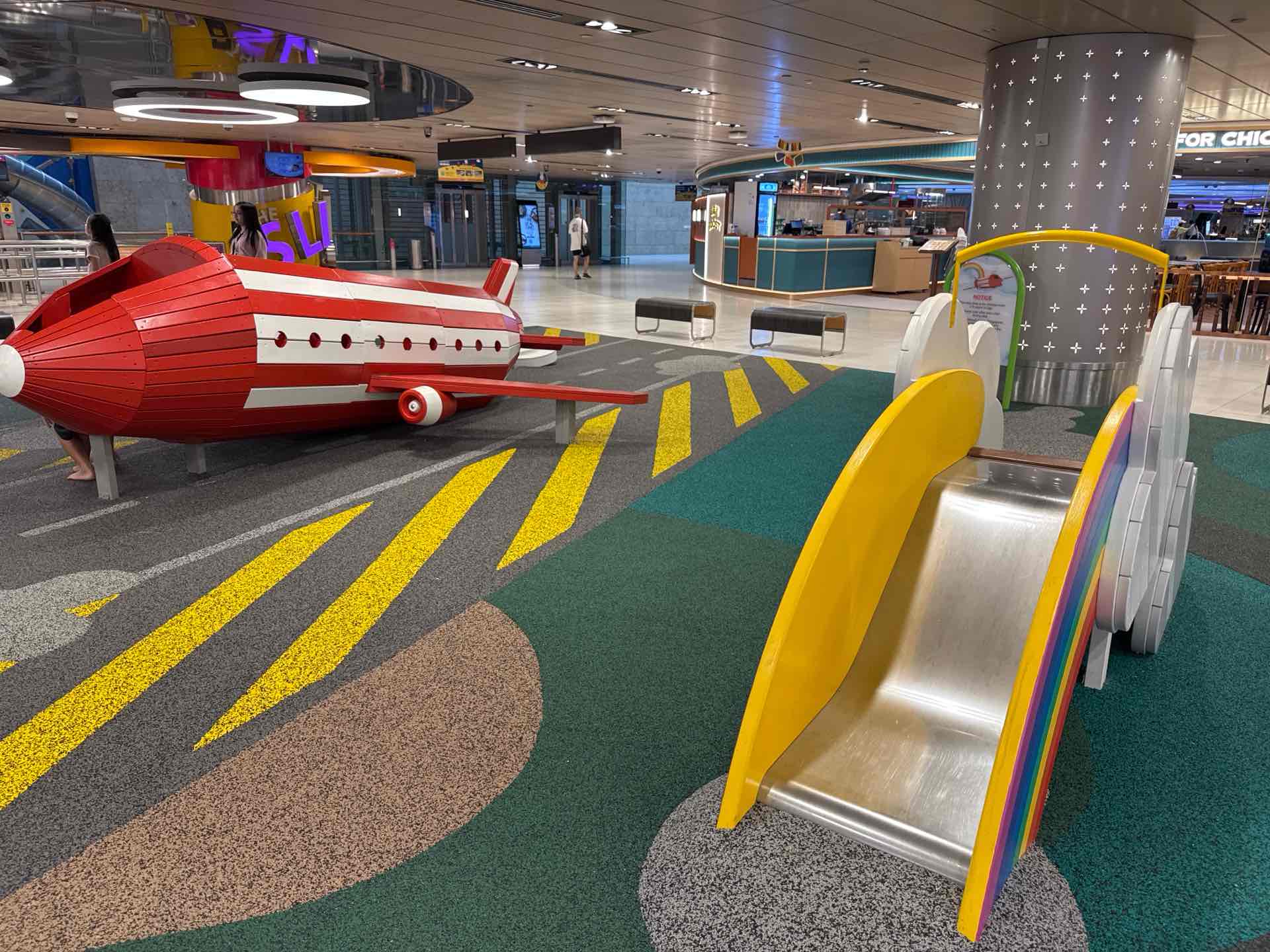 Changi Airport Terminal 3 B2 Playground - Photo 2