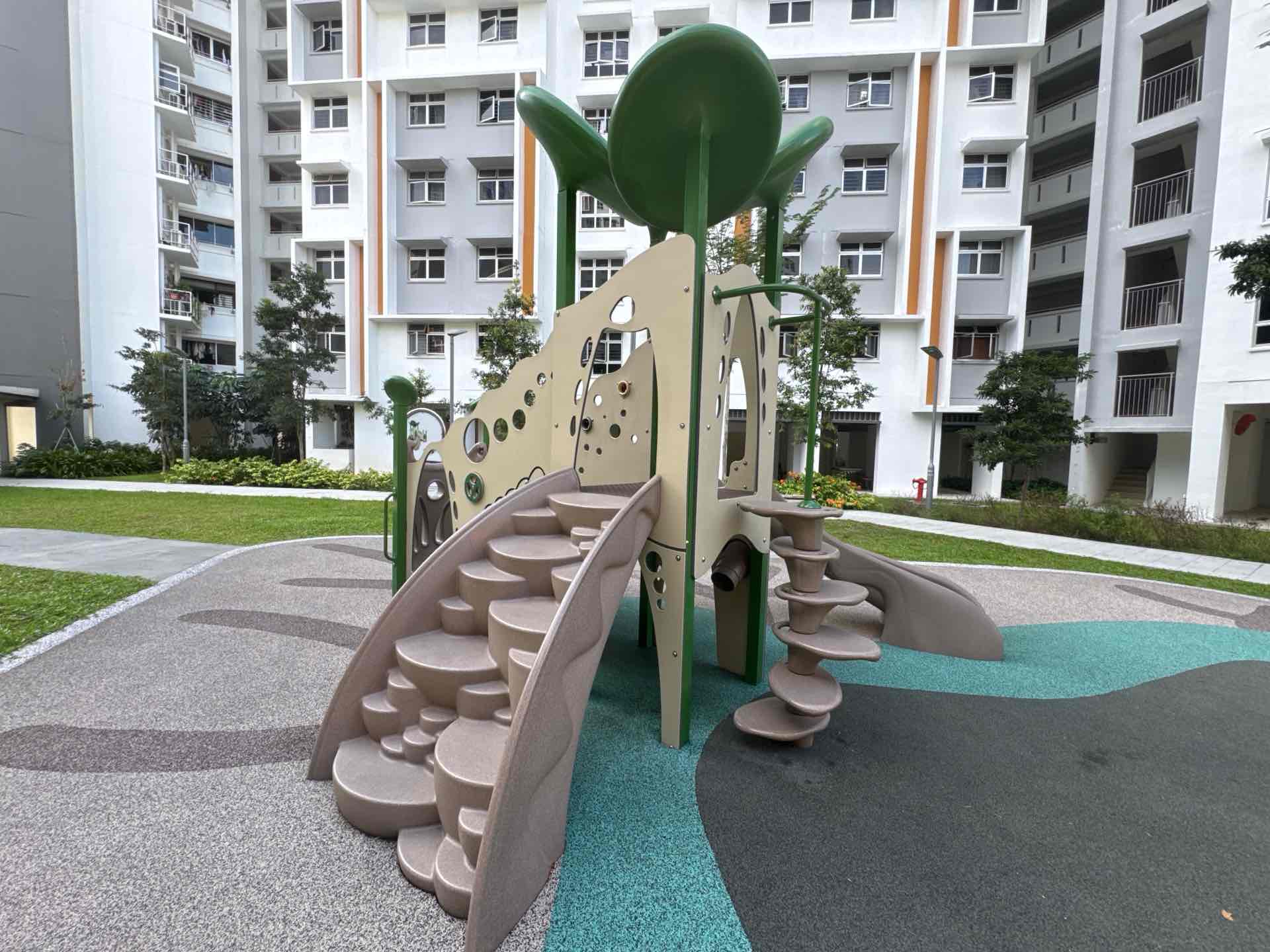 383 Yishun Avenue 6 Playground - Photo 2