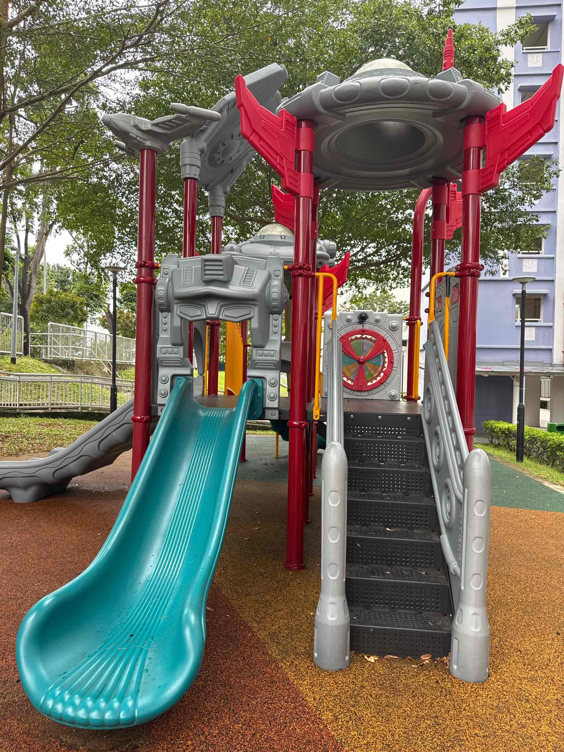 201 Bedok North Street 1 Playground - Photo 2
