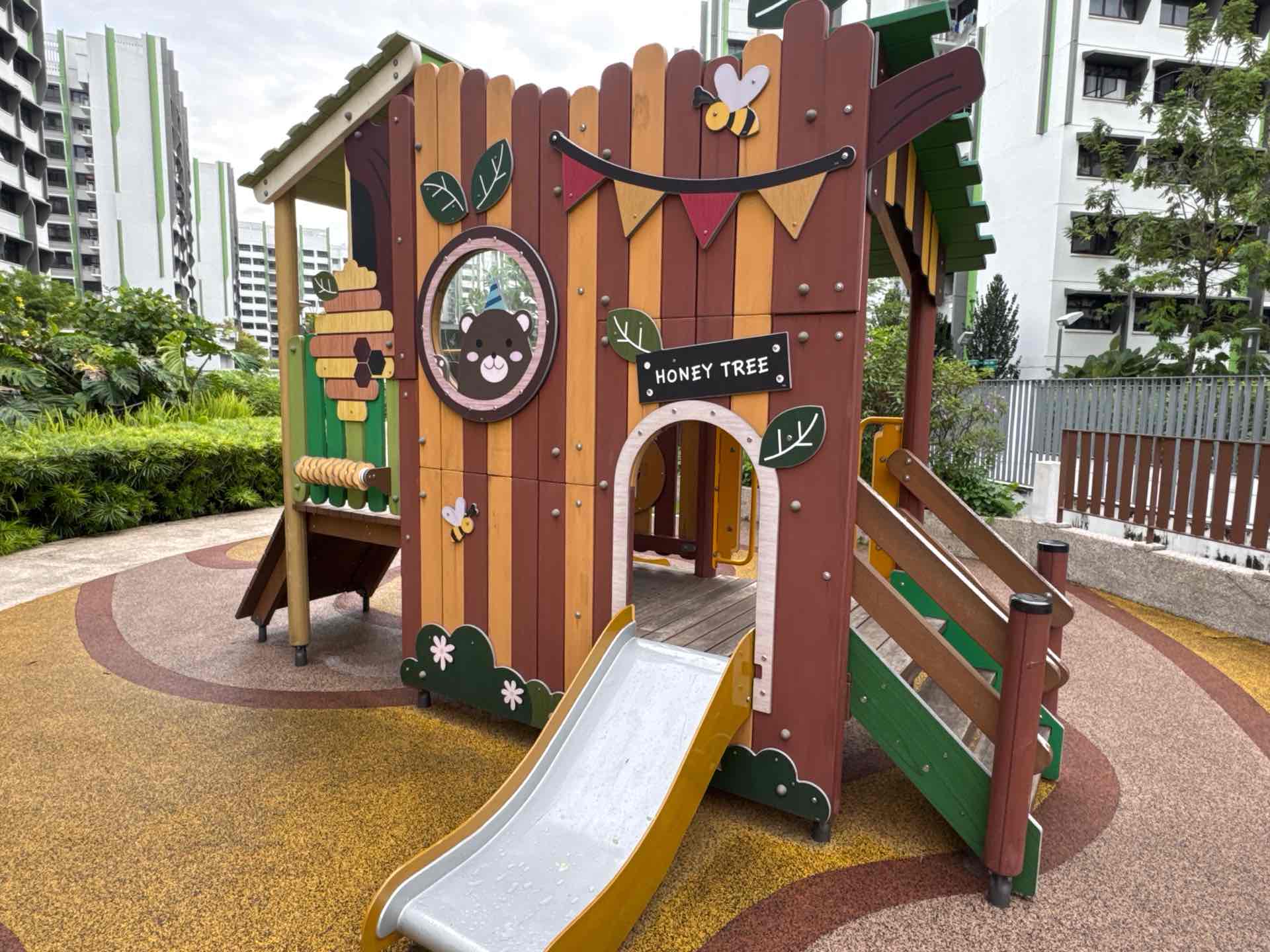 Alkaff Oasis 109 Multi-Storey Carpark Roof Garden Playground - Photo 2