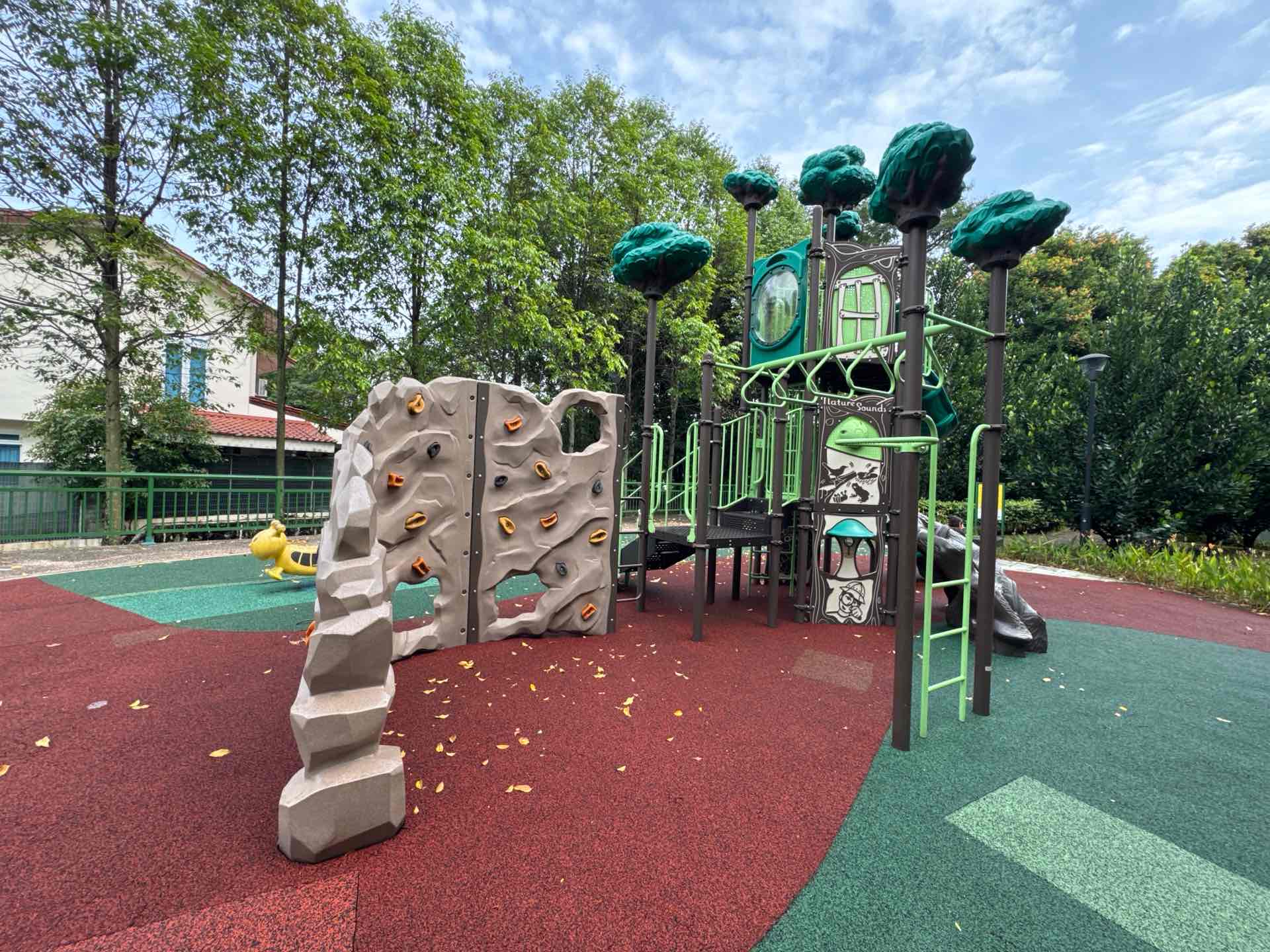Jalan Daud Park Playground - Photo 4