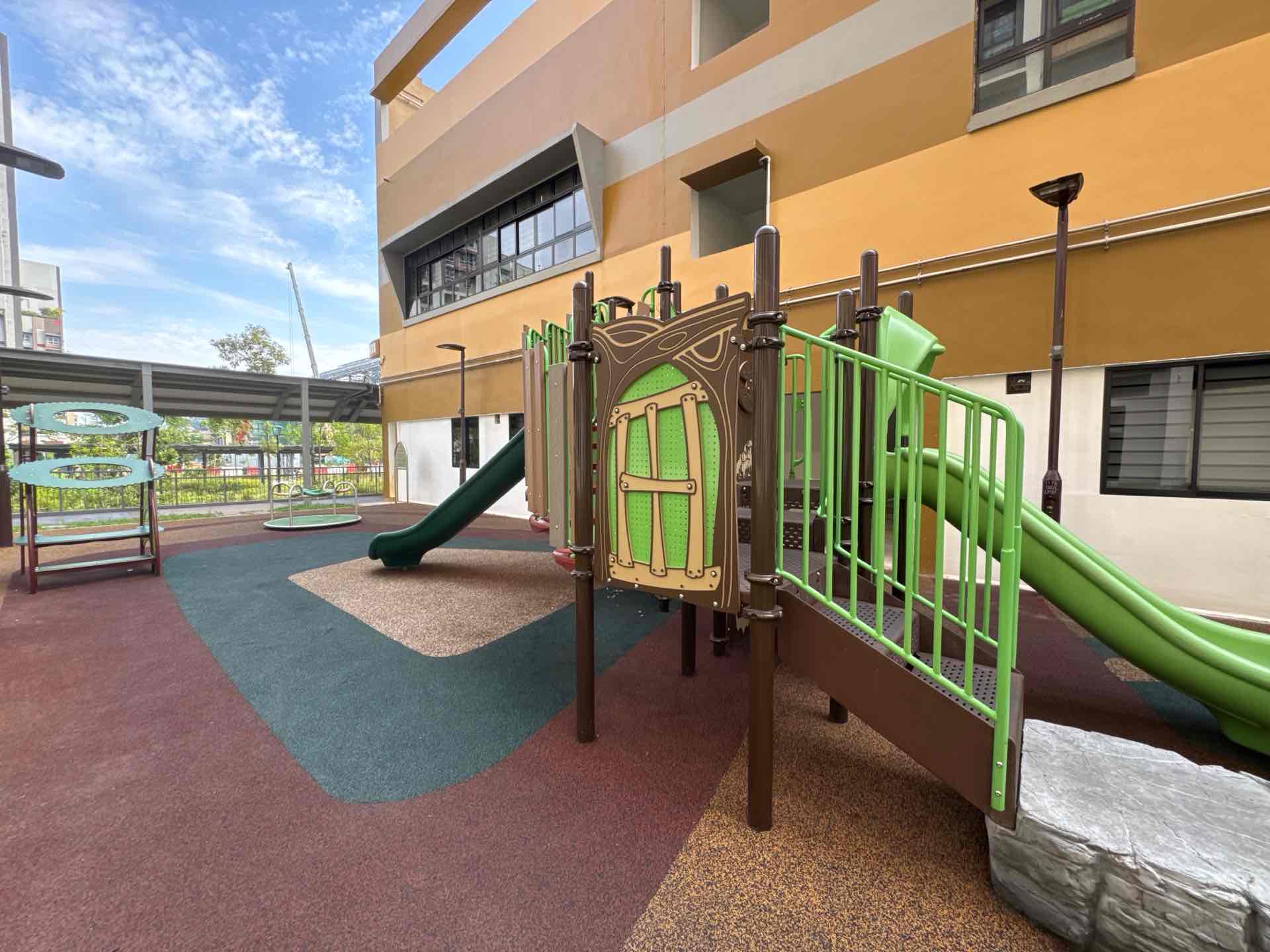 Plantation Acrescent 111 Playground