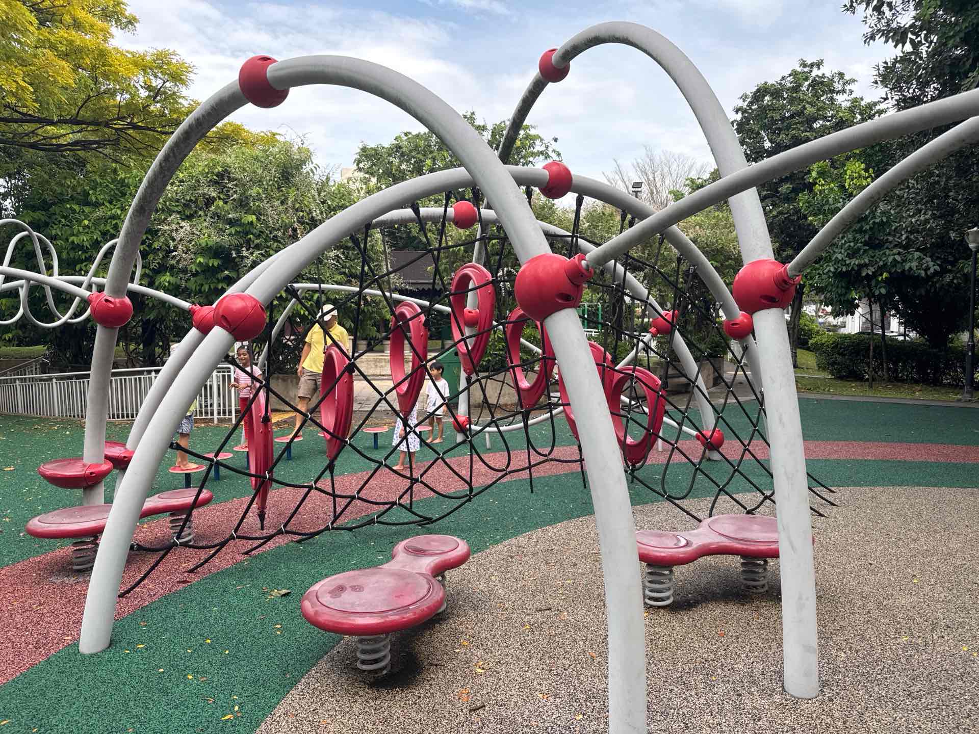 Taman Kembangan Playground - Photo 2