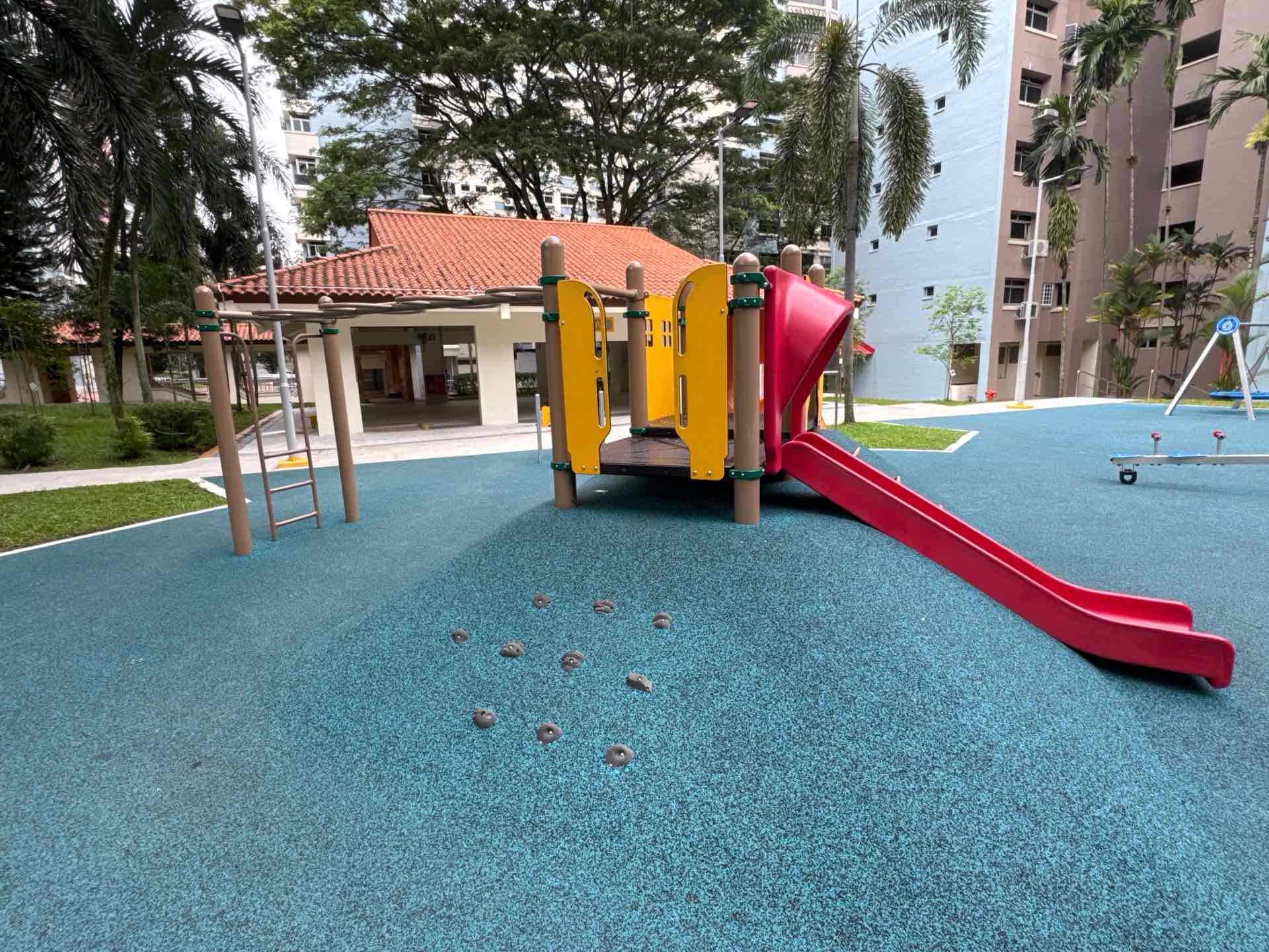 351A Woodlands Avenue 1 Playground