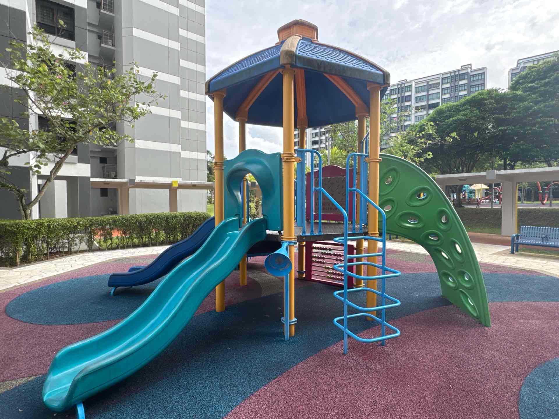 584 Woodlands Drive 16 Playground