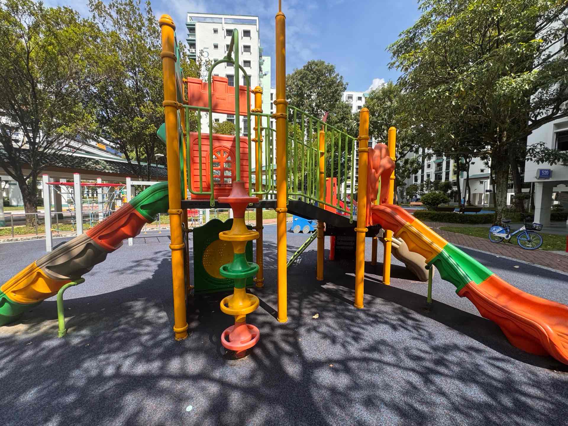 520 Woodlands Drive 14 Playground