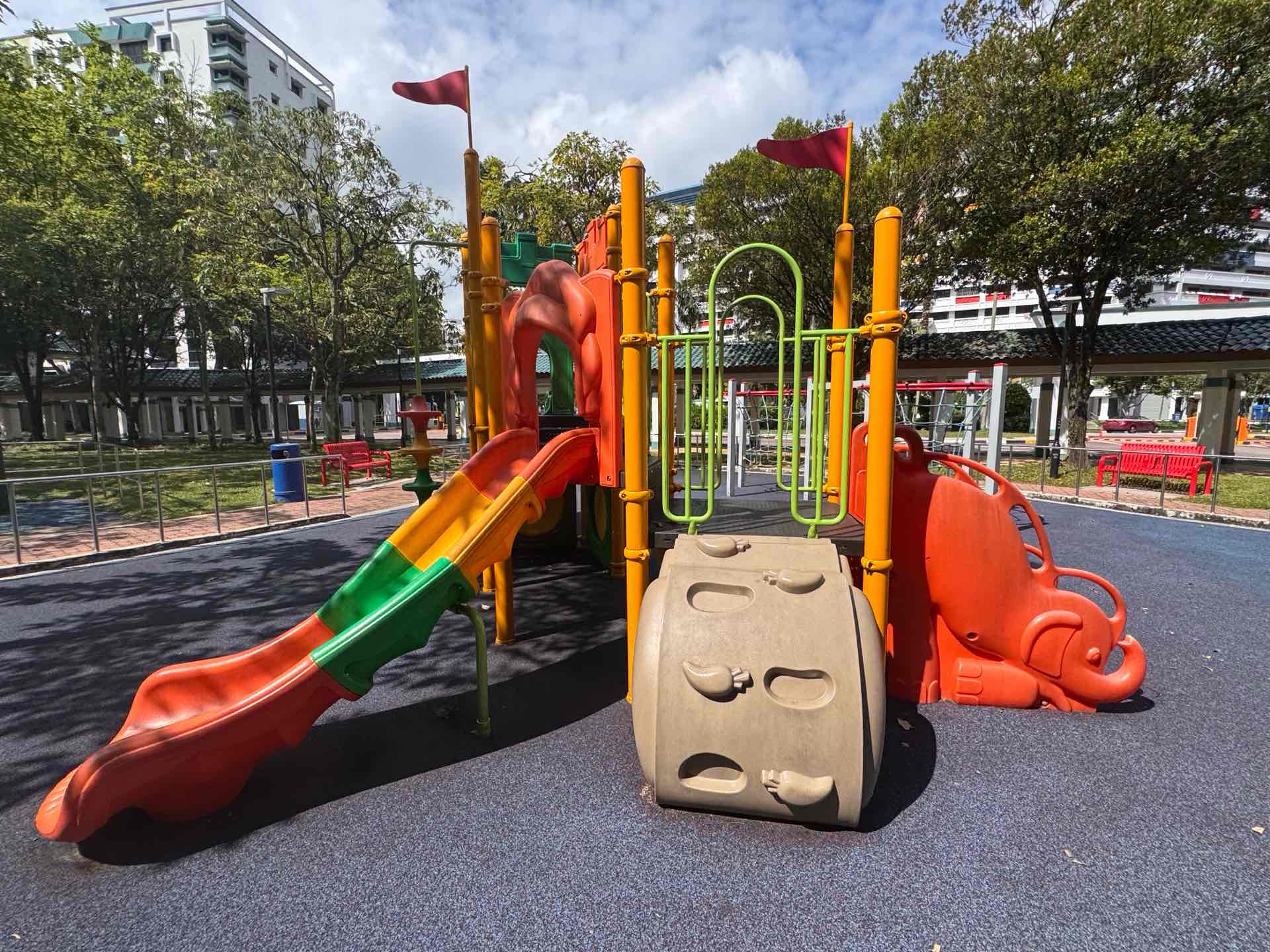 520 Woodlands Drive 14 Playground - Photo 2