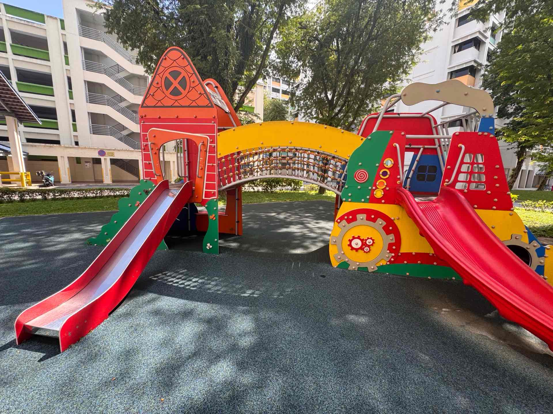 894B Woodlands Dr 50 Playground