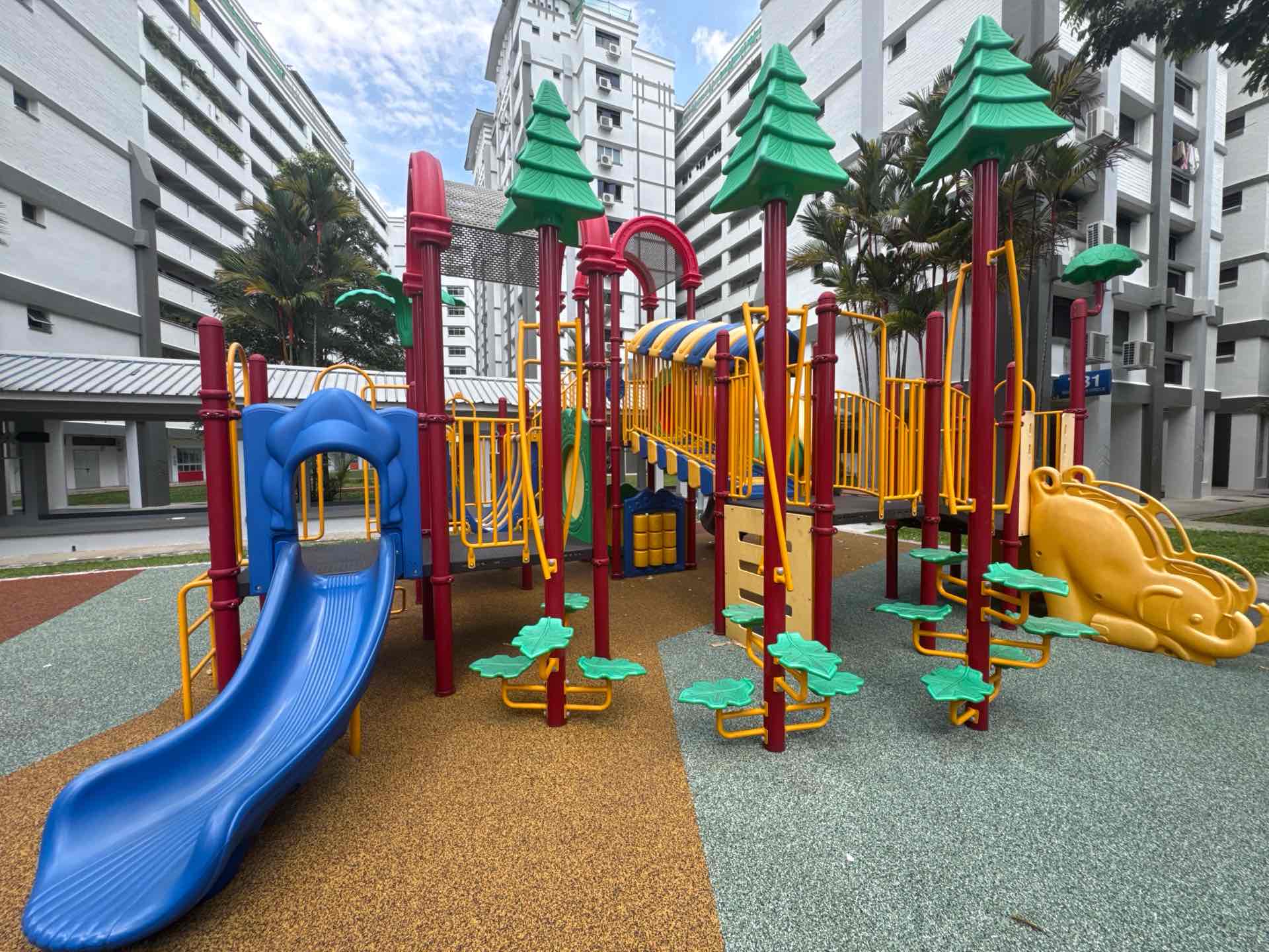 732A Woodlands Circle Playground
