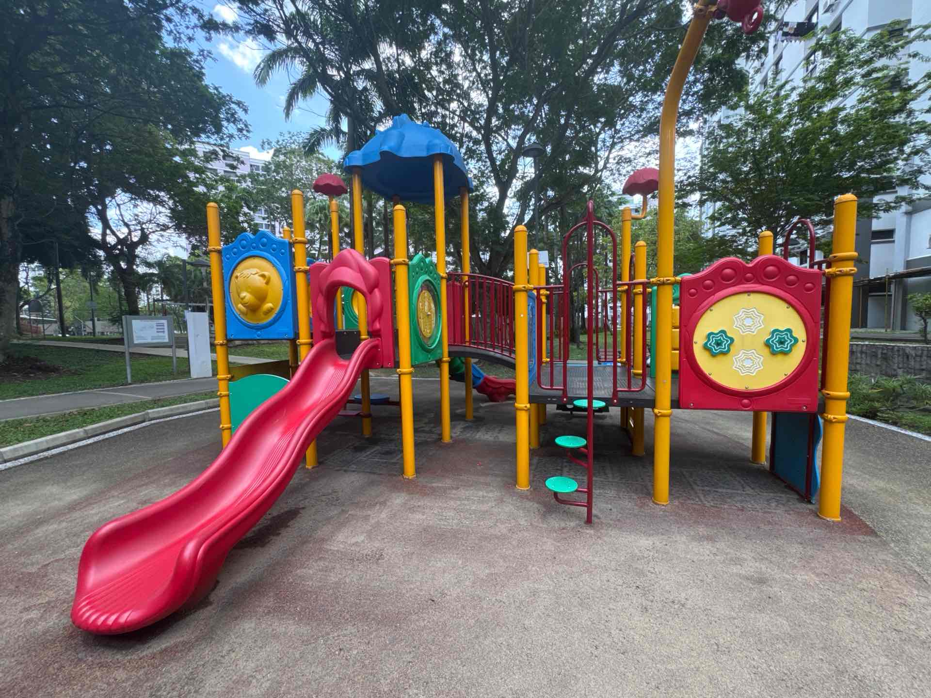Circle Green Park Playground - Photo 2