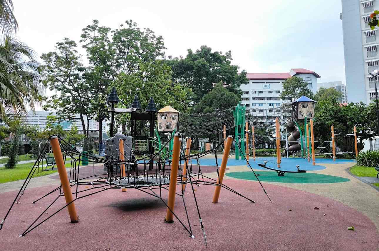 305 Jurong East Street 32 Playground