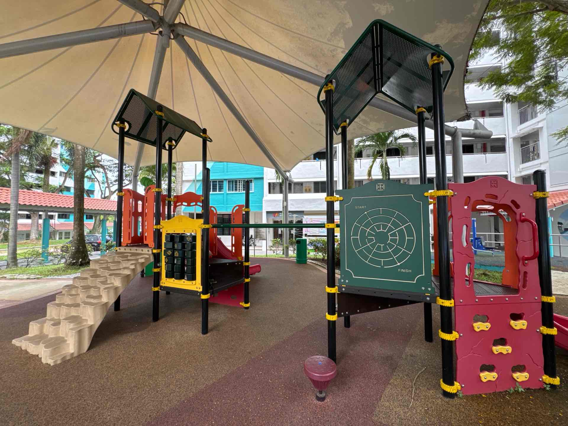135 Bedok North Street 2 Playground - Photo 2
