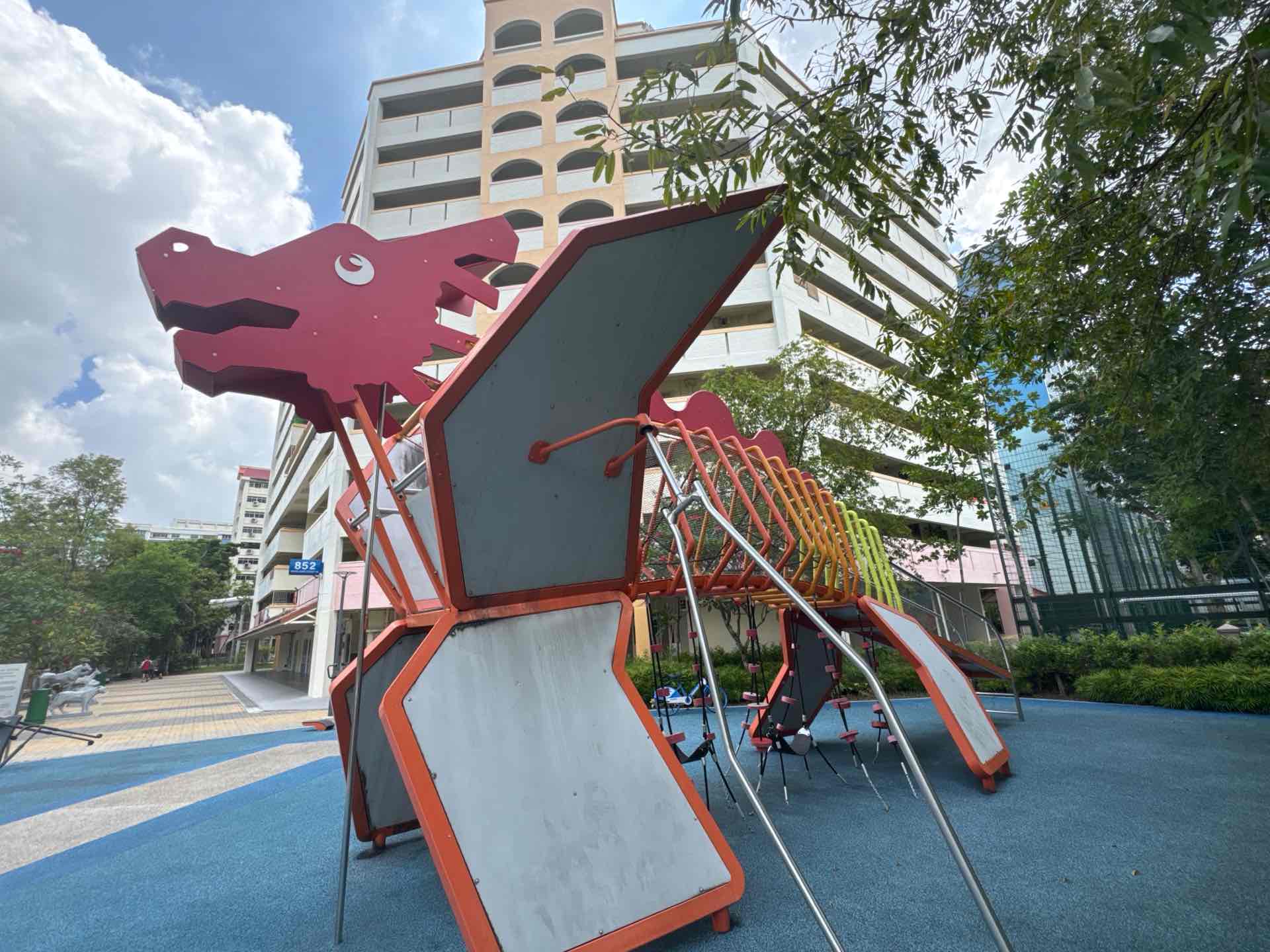 852 Woodlands Street 83 Dragon Playground
