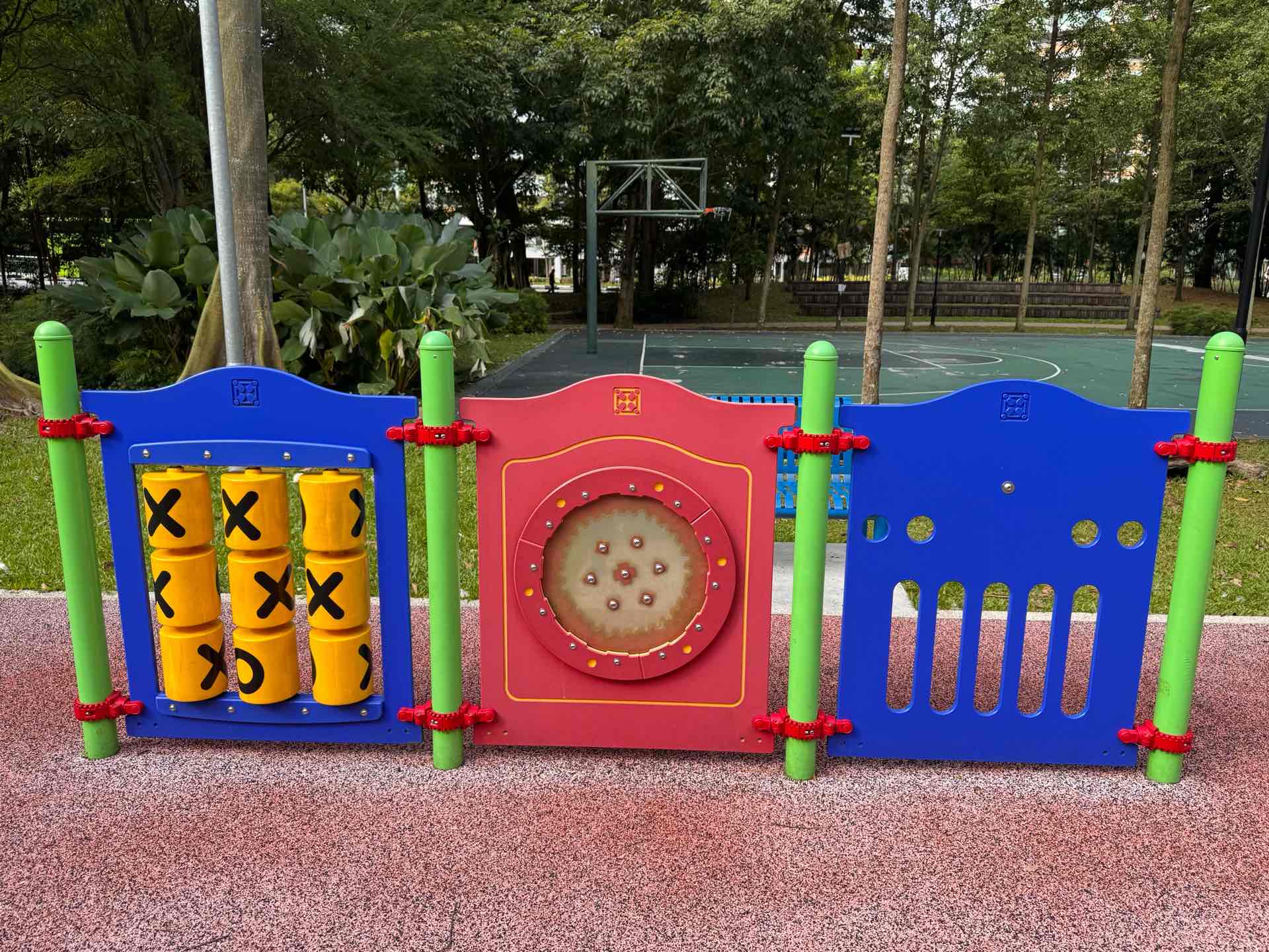 Yishun Greenwalk Yishun Nature Park Playground - Photo 6