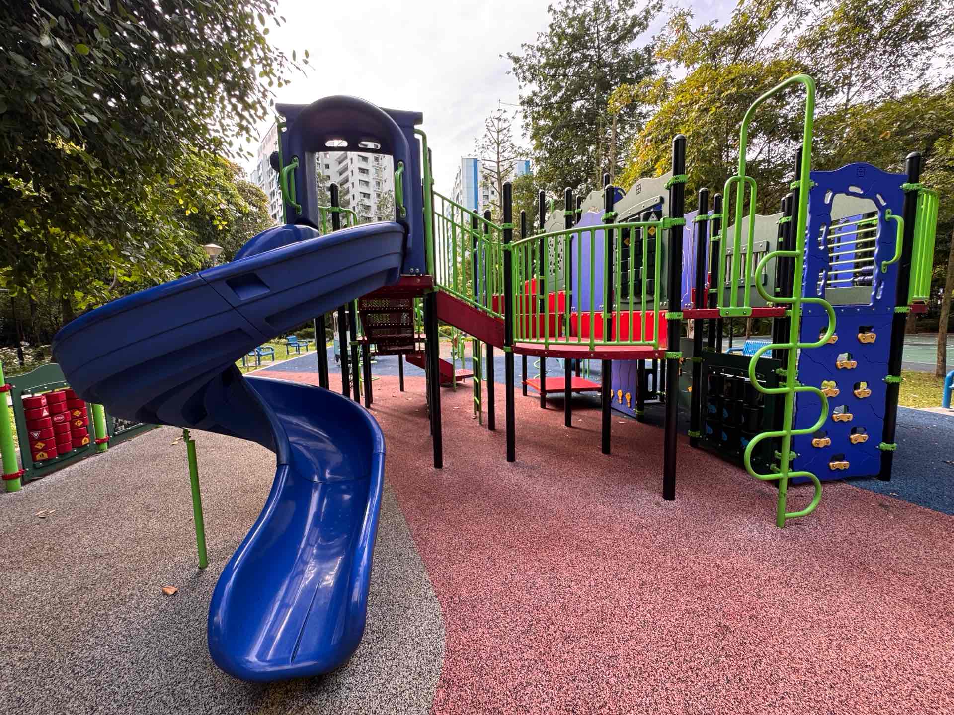 Yishun Greenwalk Yishun Nature Park Playground - Photo 2