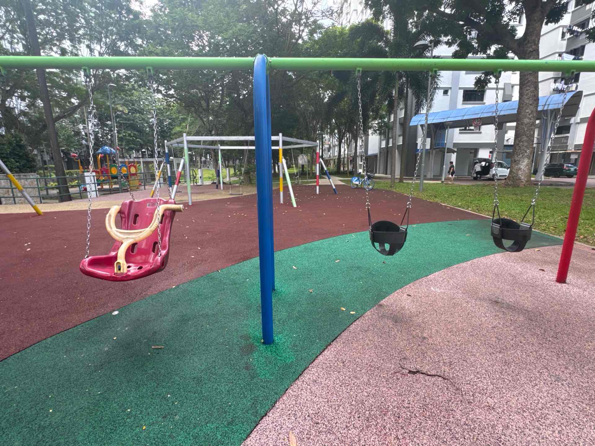 Circle Green Park Playground - Photo 3