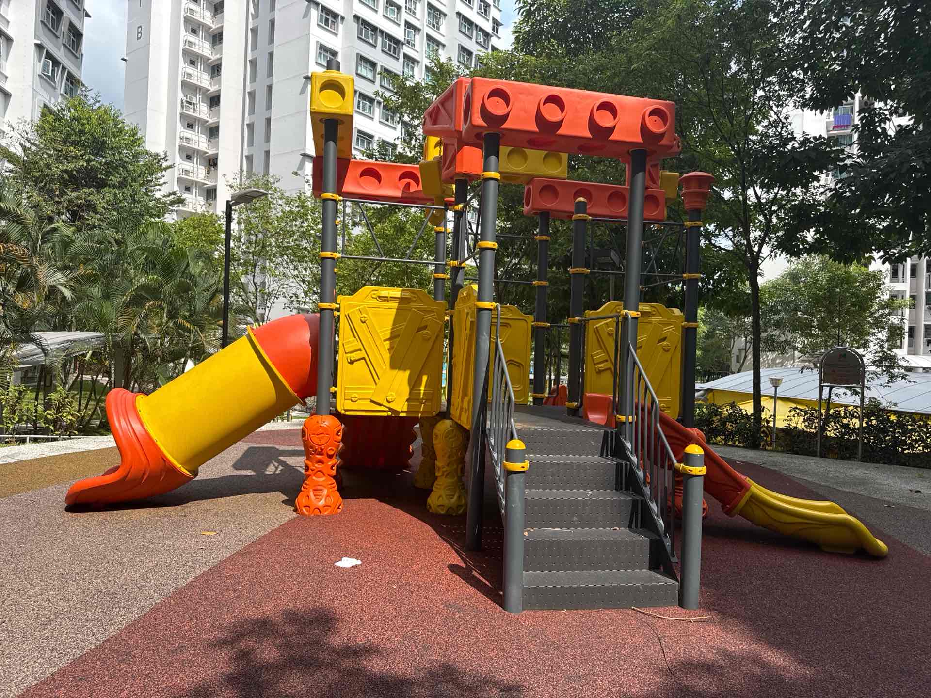 Waterway Banks 671A Playground