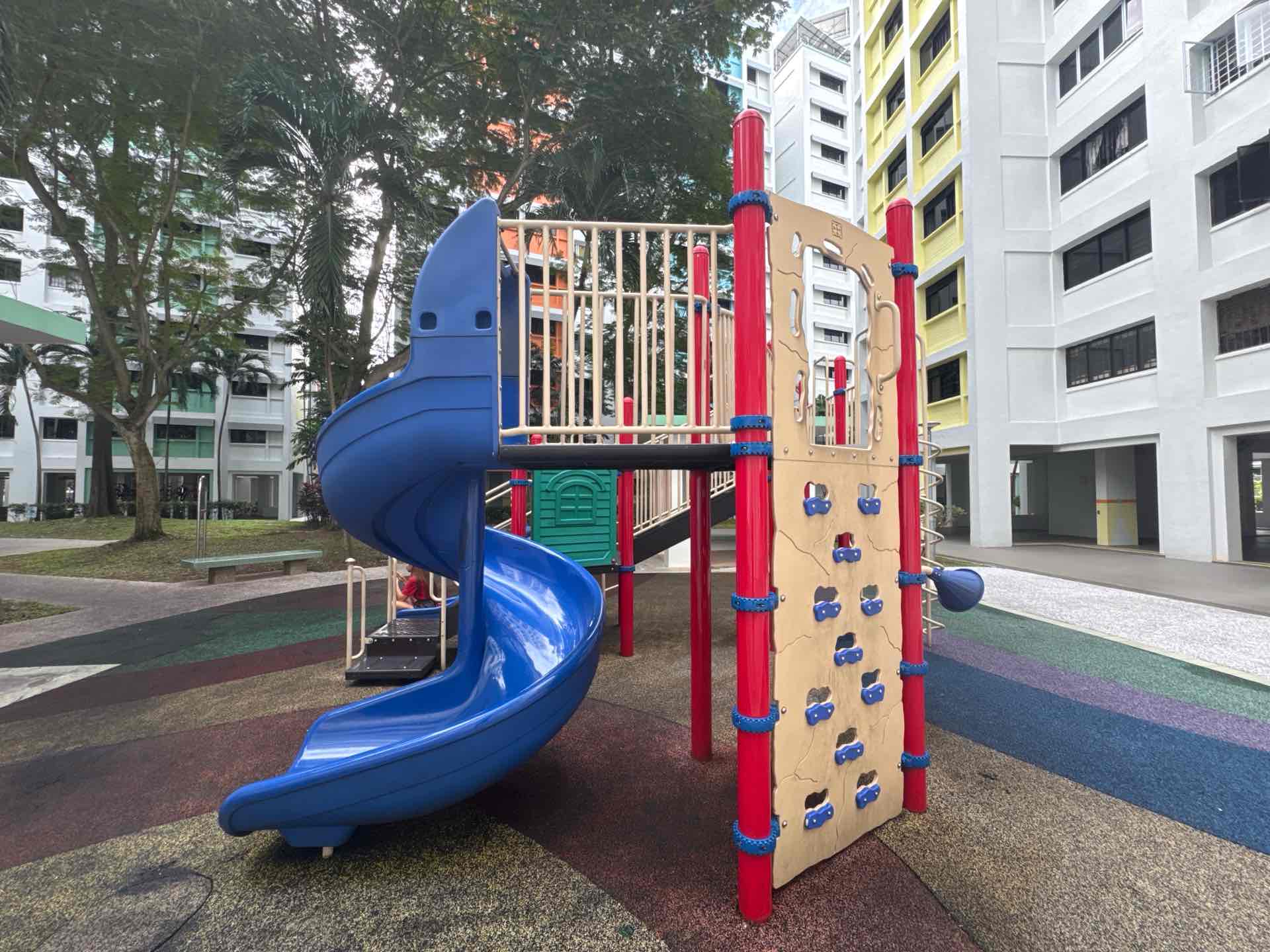 541 Woodlands Drive 16 Playground