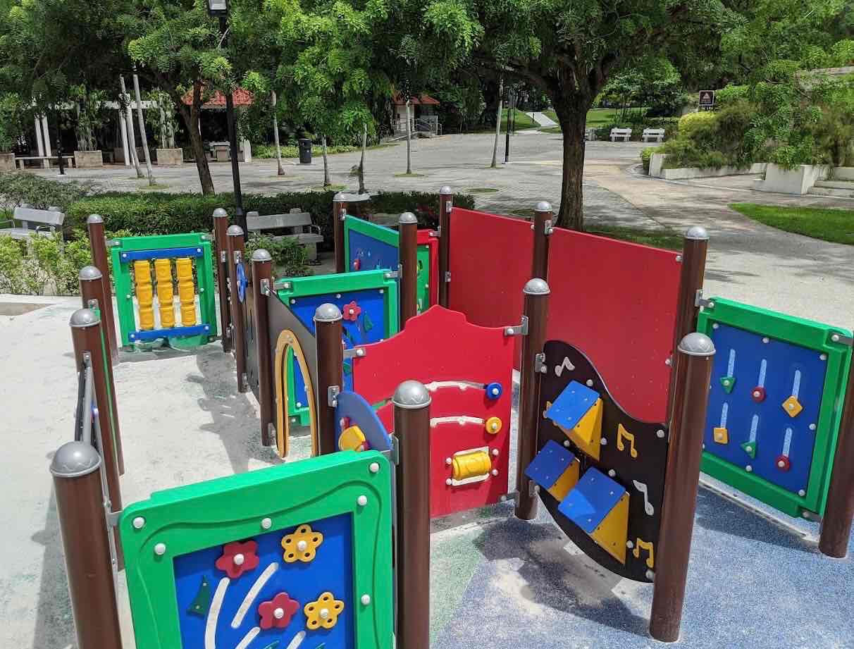 Tiong Bahru Park Playground - Photo 4