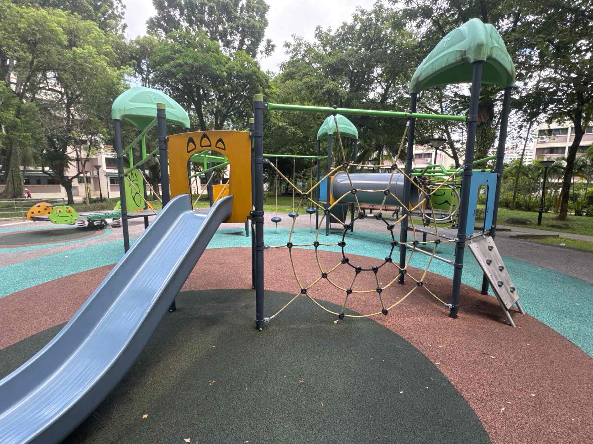819 Woodlands Street 82 Playground