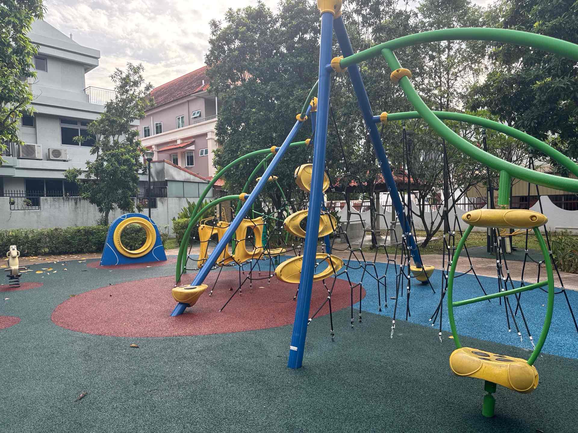 Jalan Ismail Park Playground - Photo 3