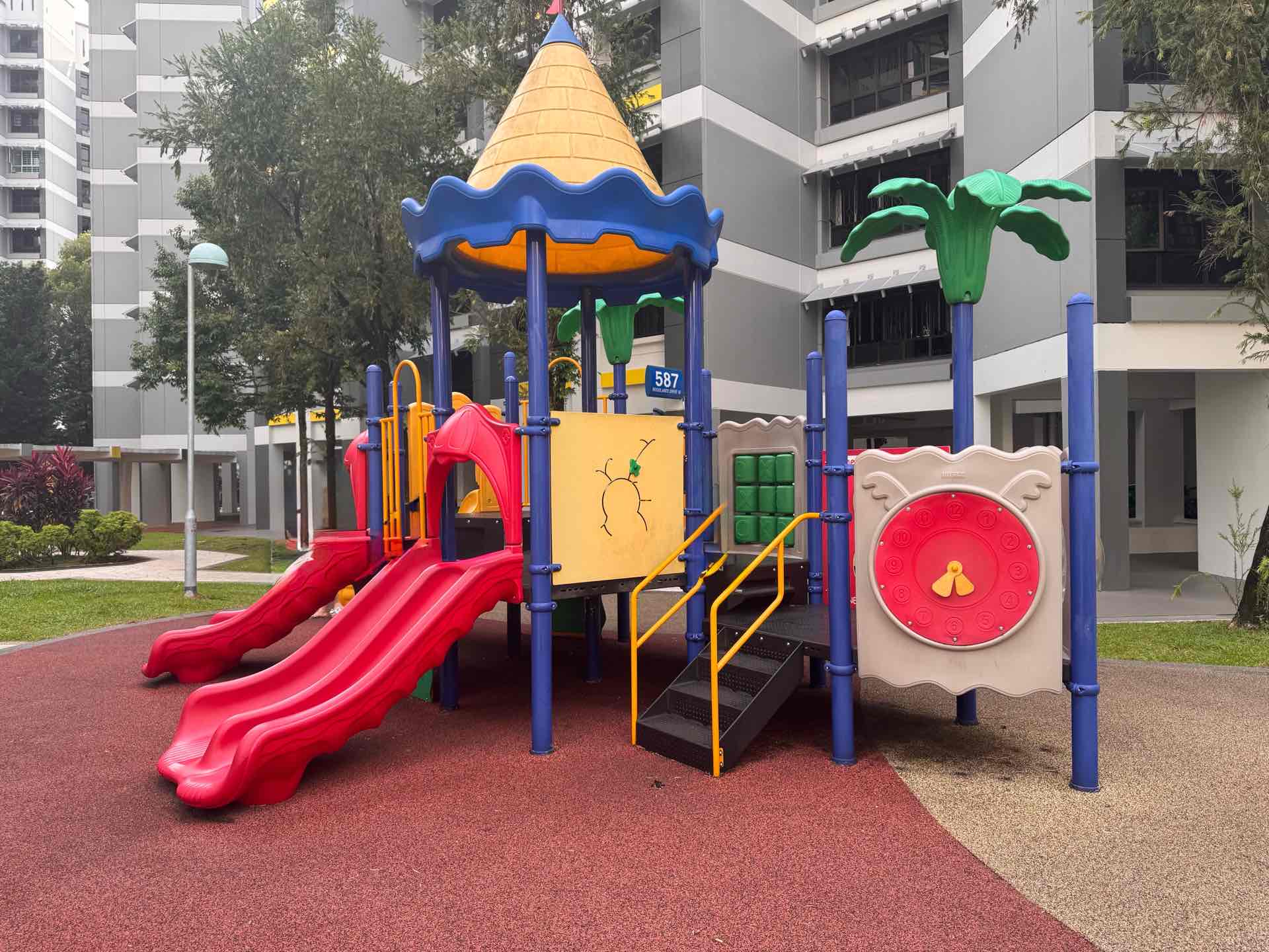 587 Woodlands Drive 16 Playground