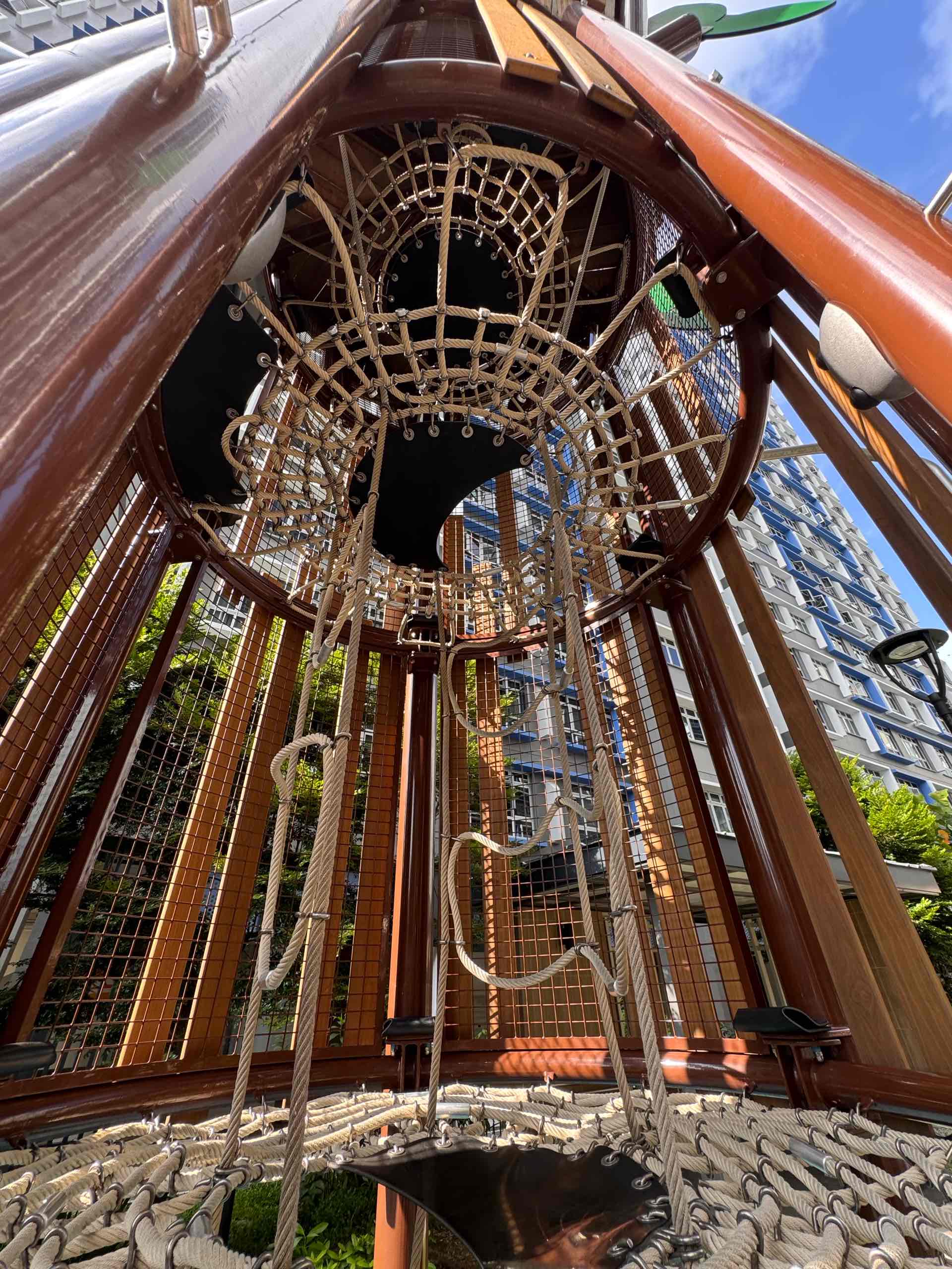 Kallang Breeze 22 Playground - Photo 3