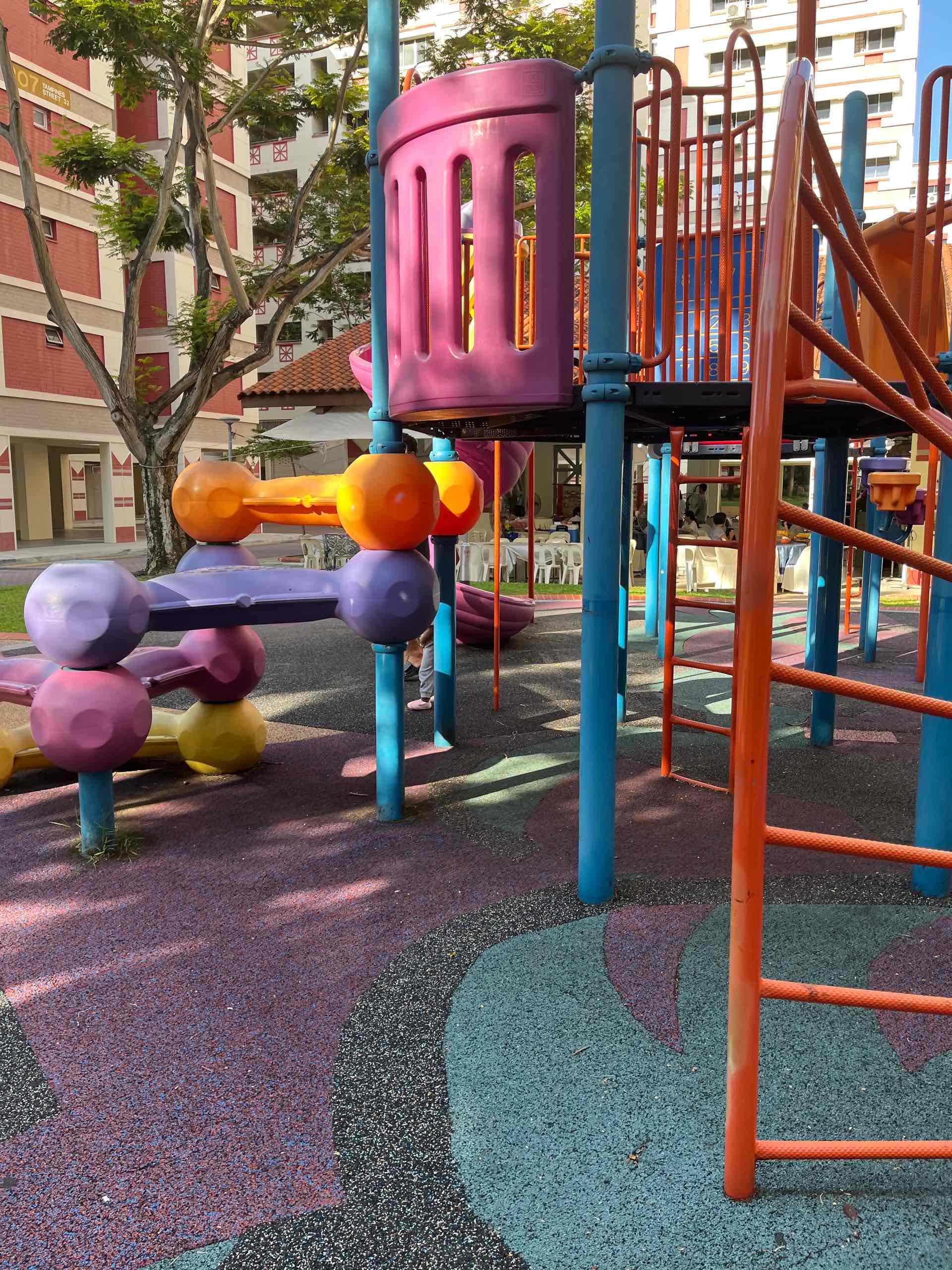 305 Tampines Street 32 Playground - Photo 2